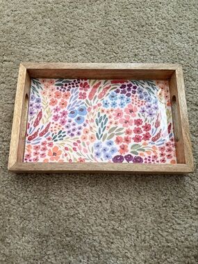 NWOT Elyse Breanne Wood and Resin Floral Tray